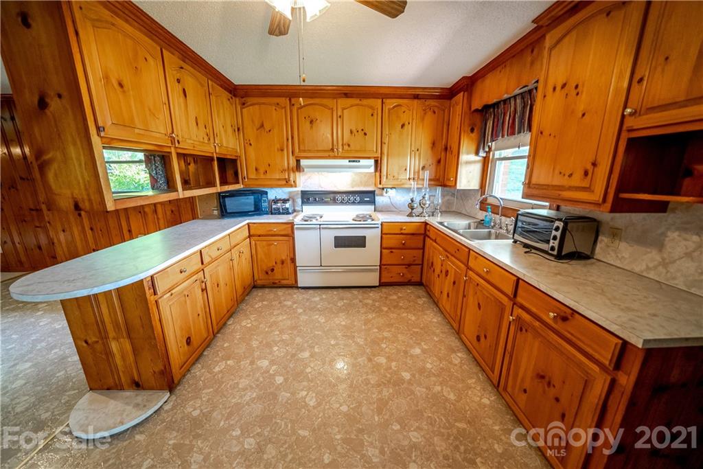 39221 Duck Road Albemarle, NC 28001 - Photo 11 of 39 Gallery Image 11