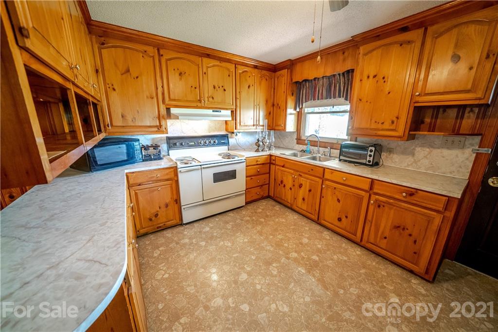 39221 Duck Road Albemarle, NC 28001 - Photo 12 of 39 Gallery Image 12