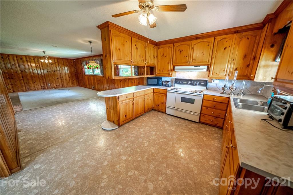 39221 Duck Road Albemarle, NC 28001 - Photo 13 of 39 Gallery Image 13