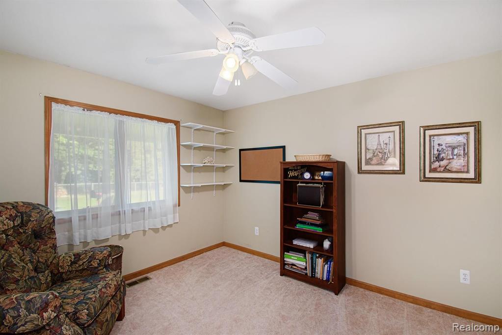 1375 McKail Road Leonard, MI 48367 - Photo 11 of 47