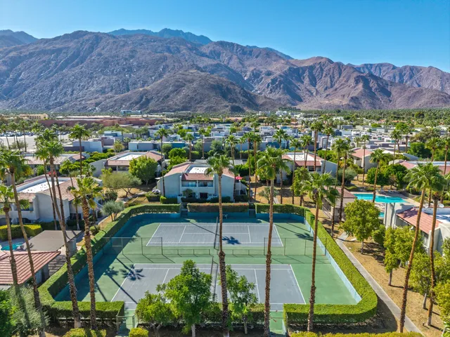 $250,000 | 1100 East Amado Road, Unit 15D1, Palm Springs, CA 92262