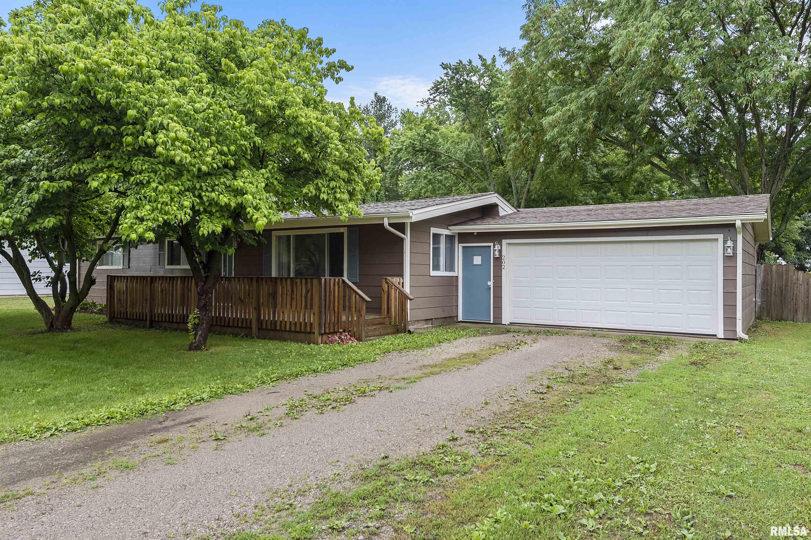 202 East Little Street Athens, IL 62613 - Photo 1 of 33 Gallery Image 1