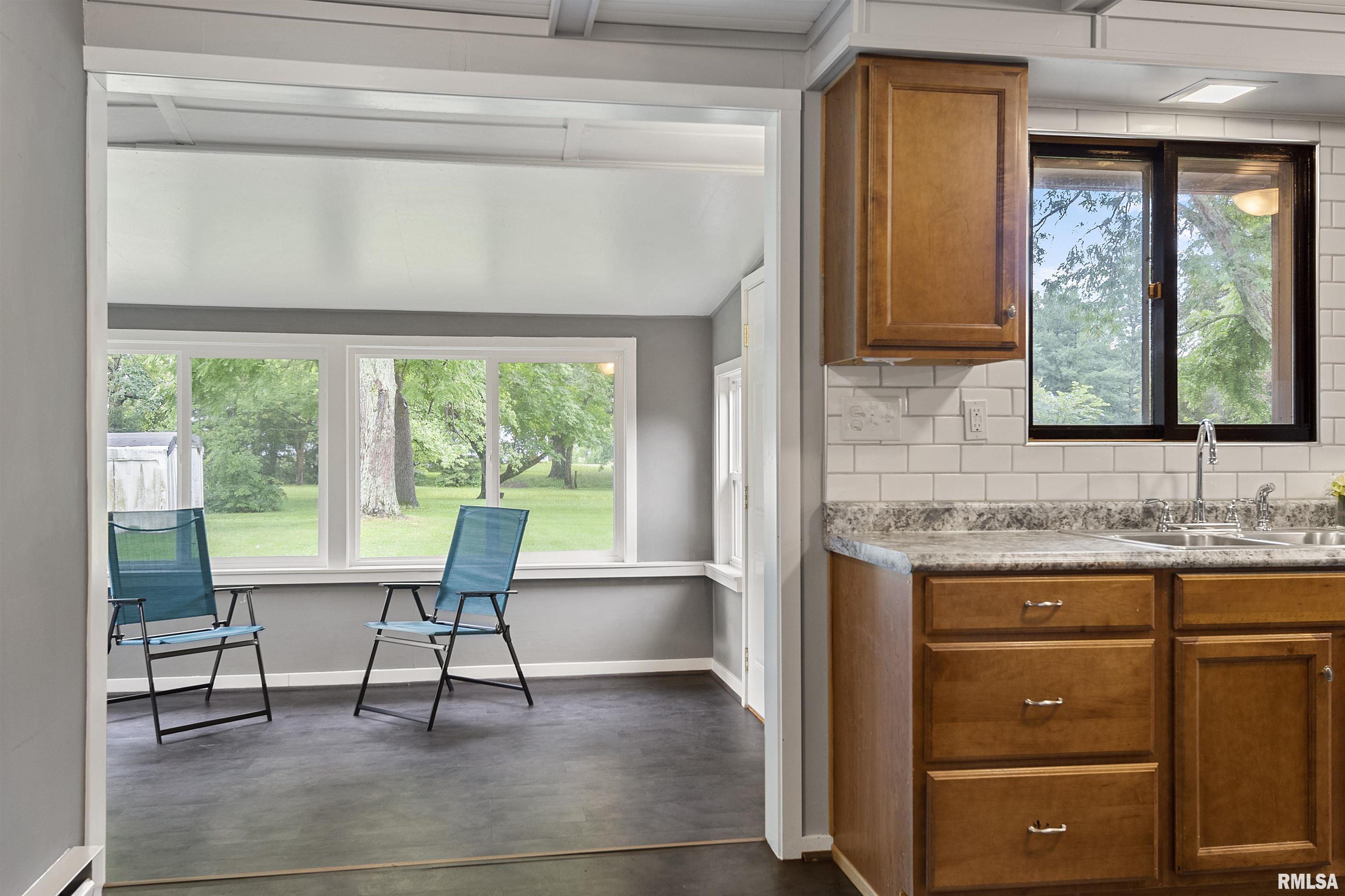202 East Little Street Athens, IL 62613 - Photo 17 of 33 Gallery Image 17