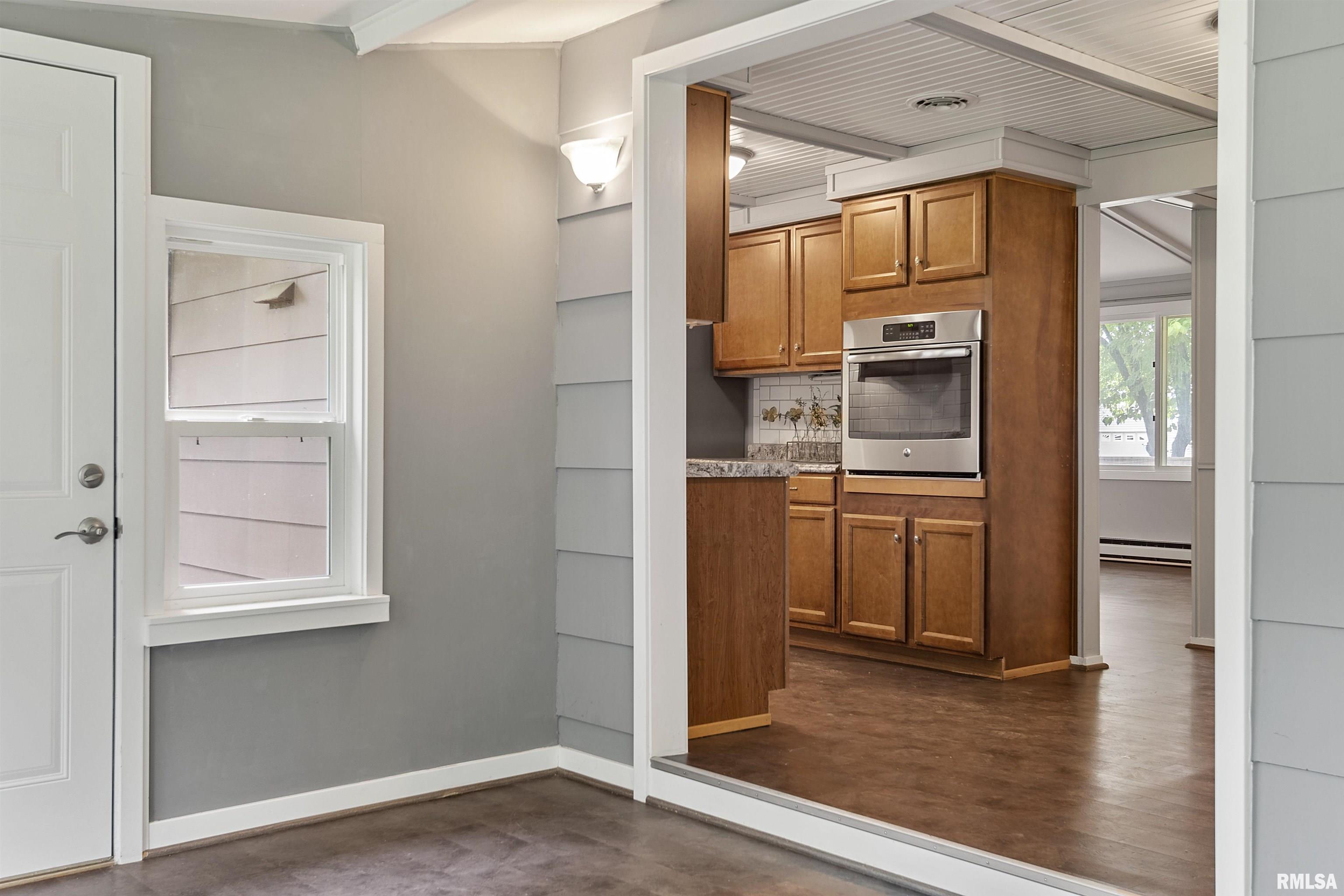 202 East Little Street Athens, IL 62613 - Photo 20 of 33 Gallery Image 20