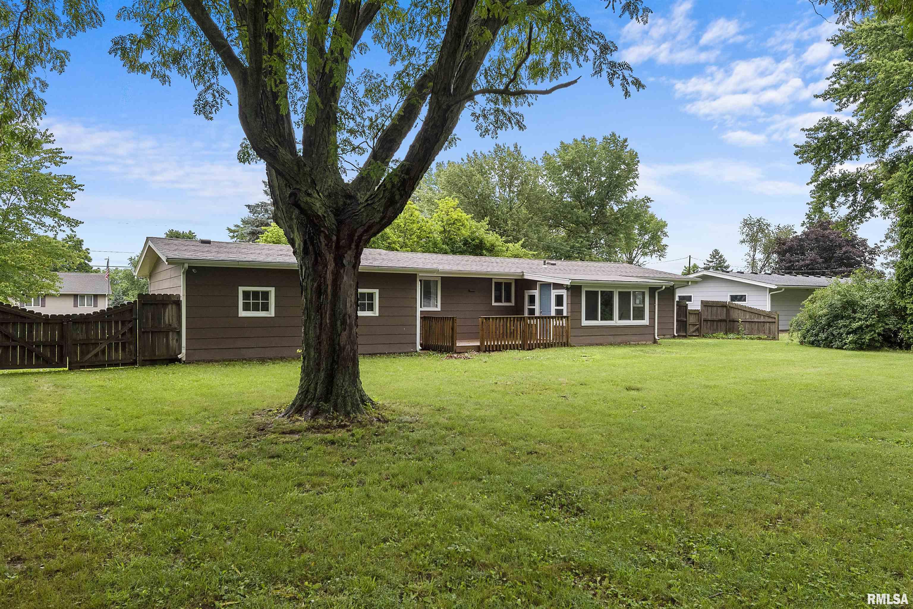 202 East Little Street Athens, IL 62613 - Photo 31 of 33 Gallery Image 31