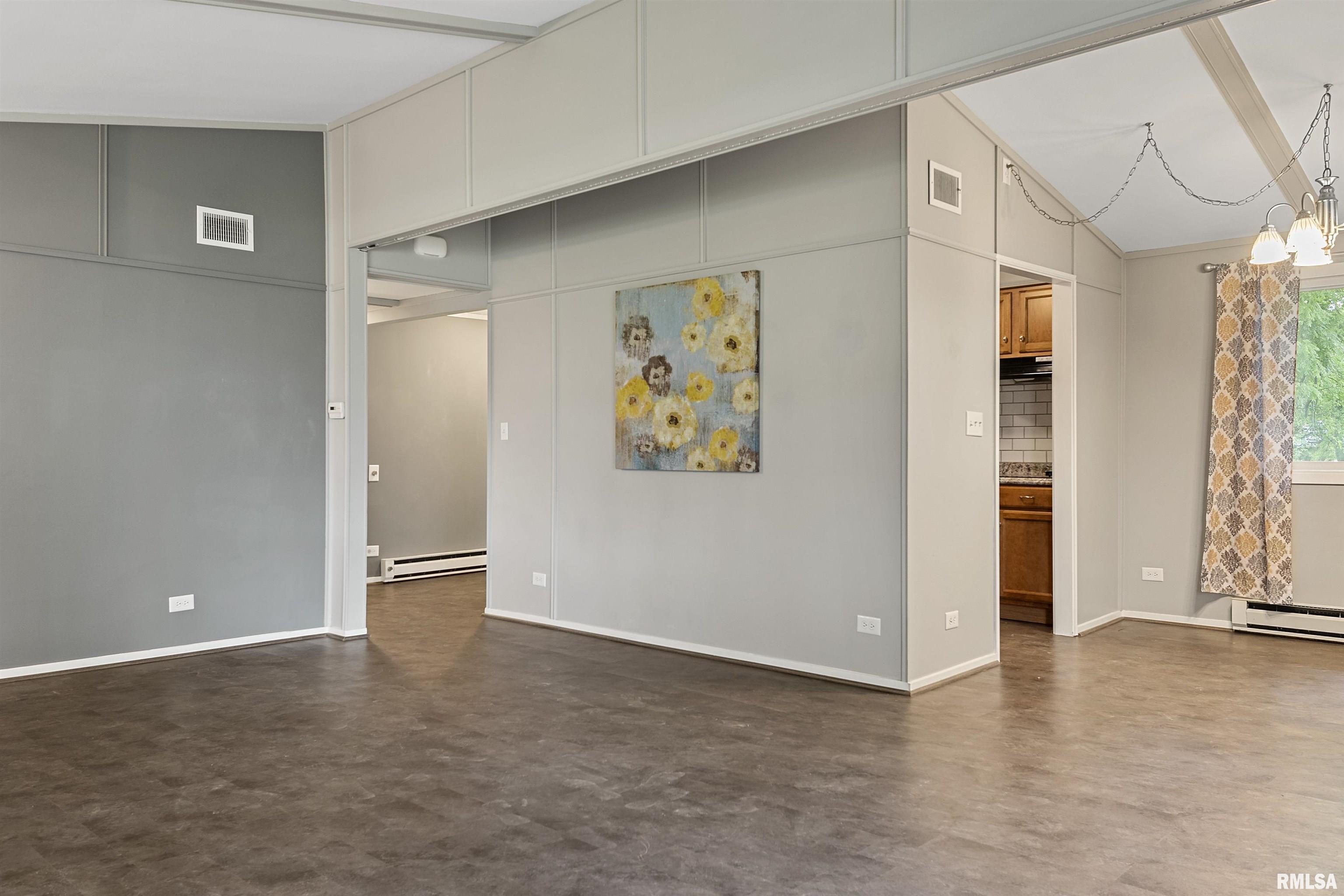 202 East Little Street Athens, IL 62613 - Photo 7 of 33 Gallery Image 7