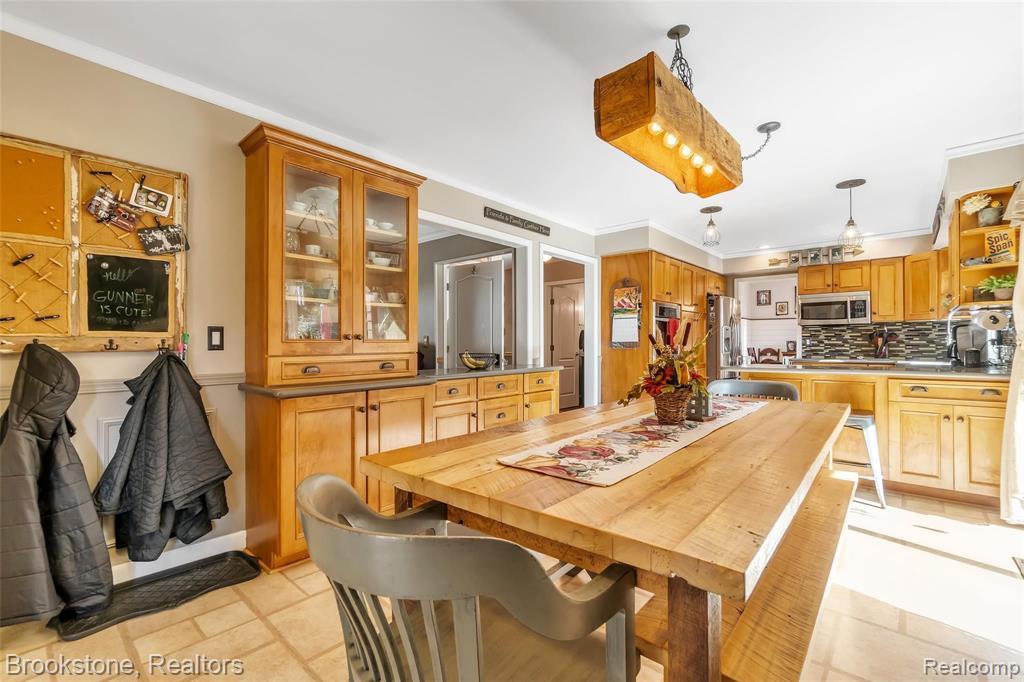 811 Croydon Road Rochester Hills, MI 48309 - Photo 13 of 47