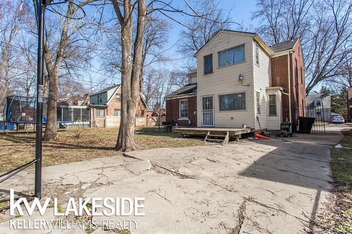 20209 Lichfield Road Detroit, MI 48221 - Photo 3 of 19