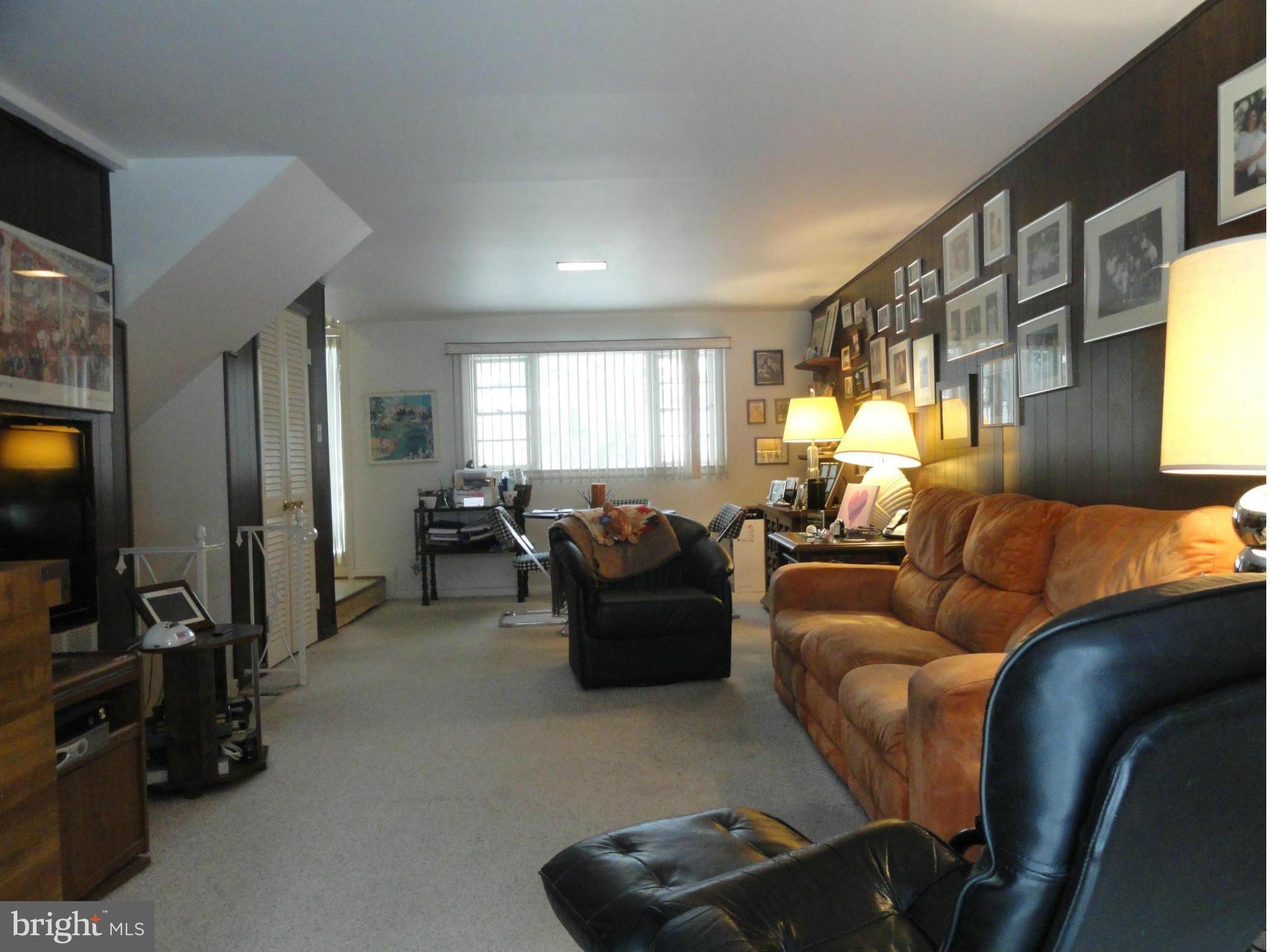 5814 Greentree Road Bethesda, MD 20817 - Photo 4 of 10 Family Room