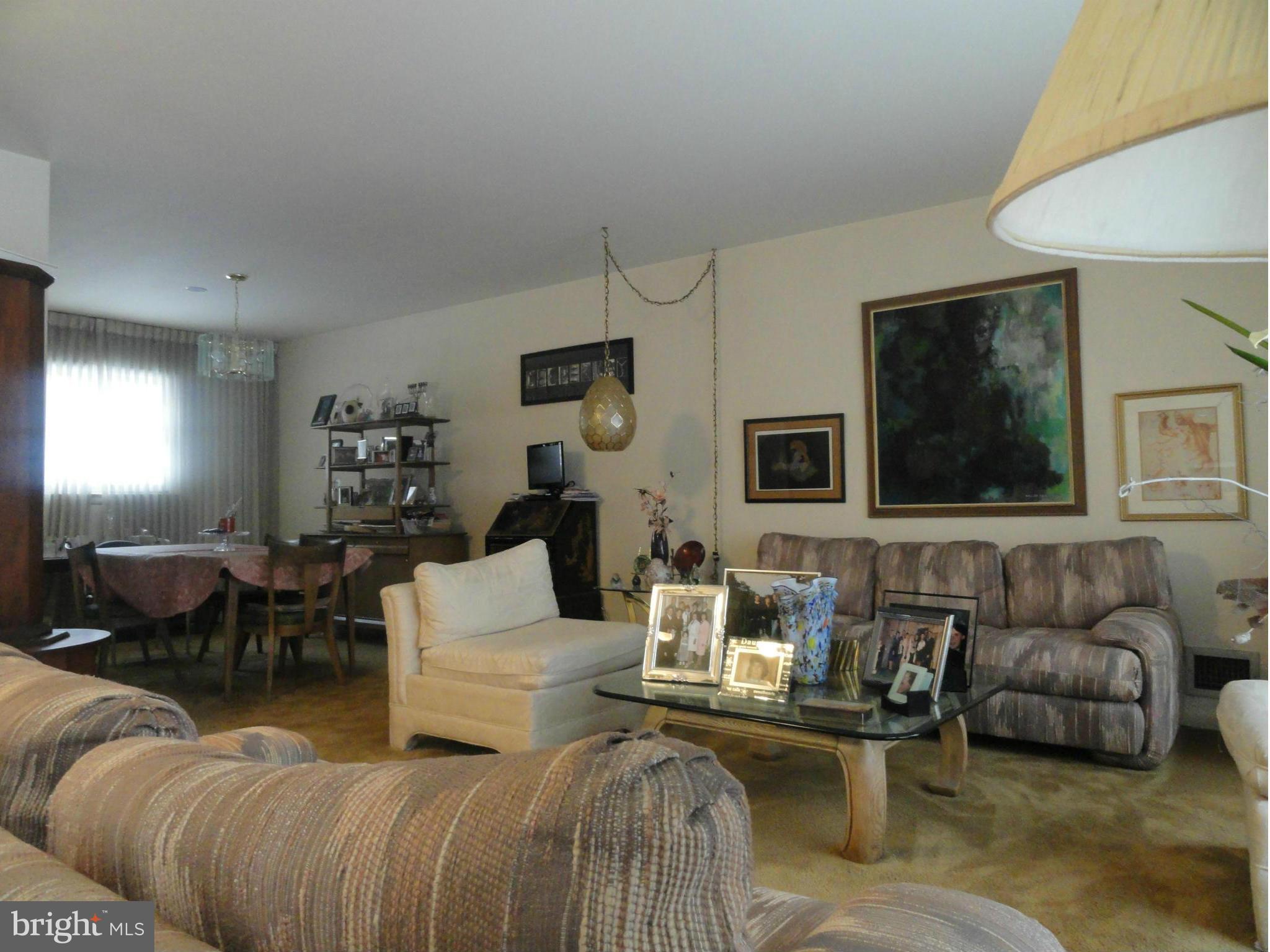 5814 Greentree Road Bethesda, MD 20817 - Photo 7 of 10 Living Room