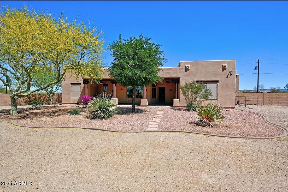 2427 West Tanya Road Phoenix, AZ 85086 - Photo 2 of 34 IMG_9831