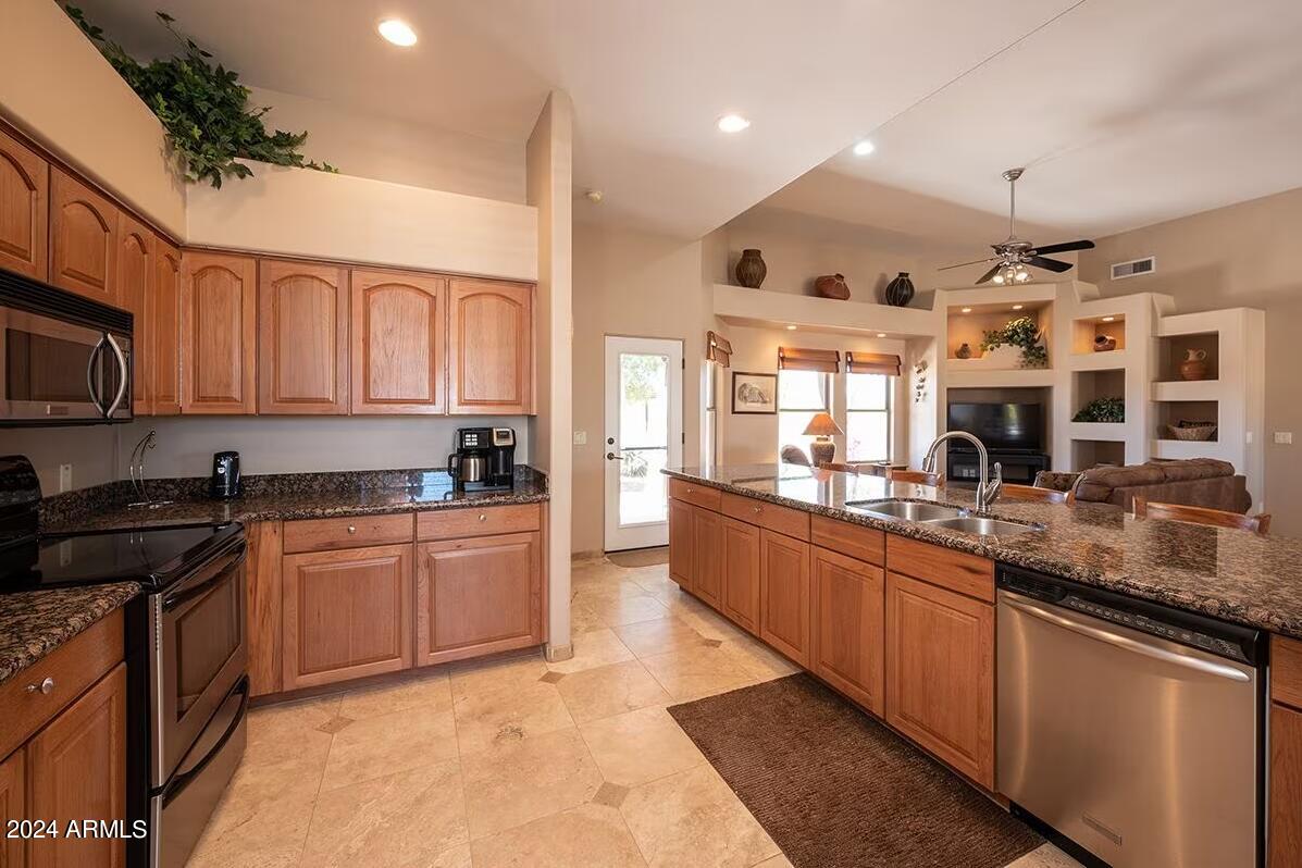 2427 West Tanya Road Phoenix, AZ 85086 - Photo 5 of 34 IMG_9859