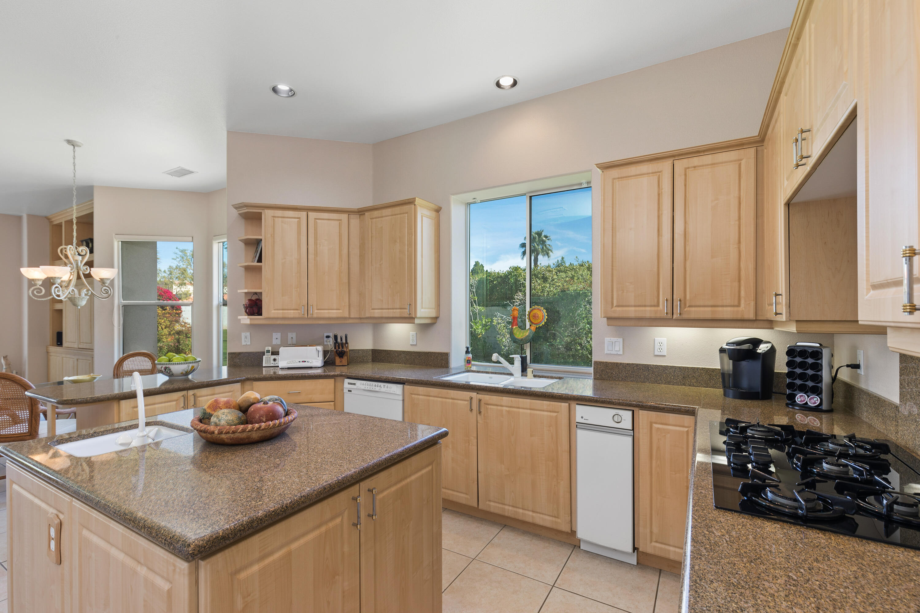 40 Killian Way Rancho Mirage, CA 92270 - Photo 16 of 51 23_11024431_158097_158097-EI-123