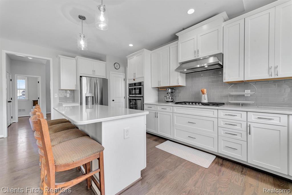 51214 Scarborough Road Canton, MI 48188 - Photo 9 of 40 Gallery Image 9