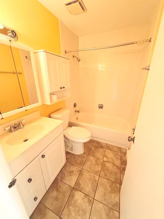 $199,900 | 162 South Waters Edge Drive, Unit 301, Glendale Heights, IL 60139