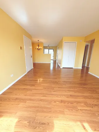 $199,900 | 162 South Waters Edge Drive, Unit 301, Glendale Heights, IL 60139