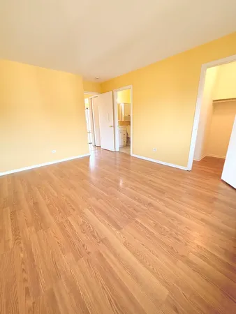 $199,900 | 162 South Waters Edge Drive, Unit 301, Glendale Heights, IL 60139