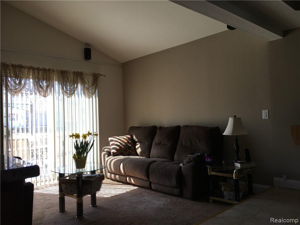 35079 Bobcean Road Clinton Township, MI 48035 - Photo 19 of 30 3C8813B1-1BAD-4886-A04D-6EE37526603A.jpeg