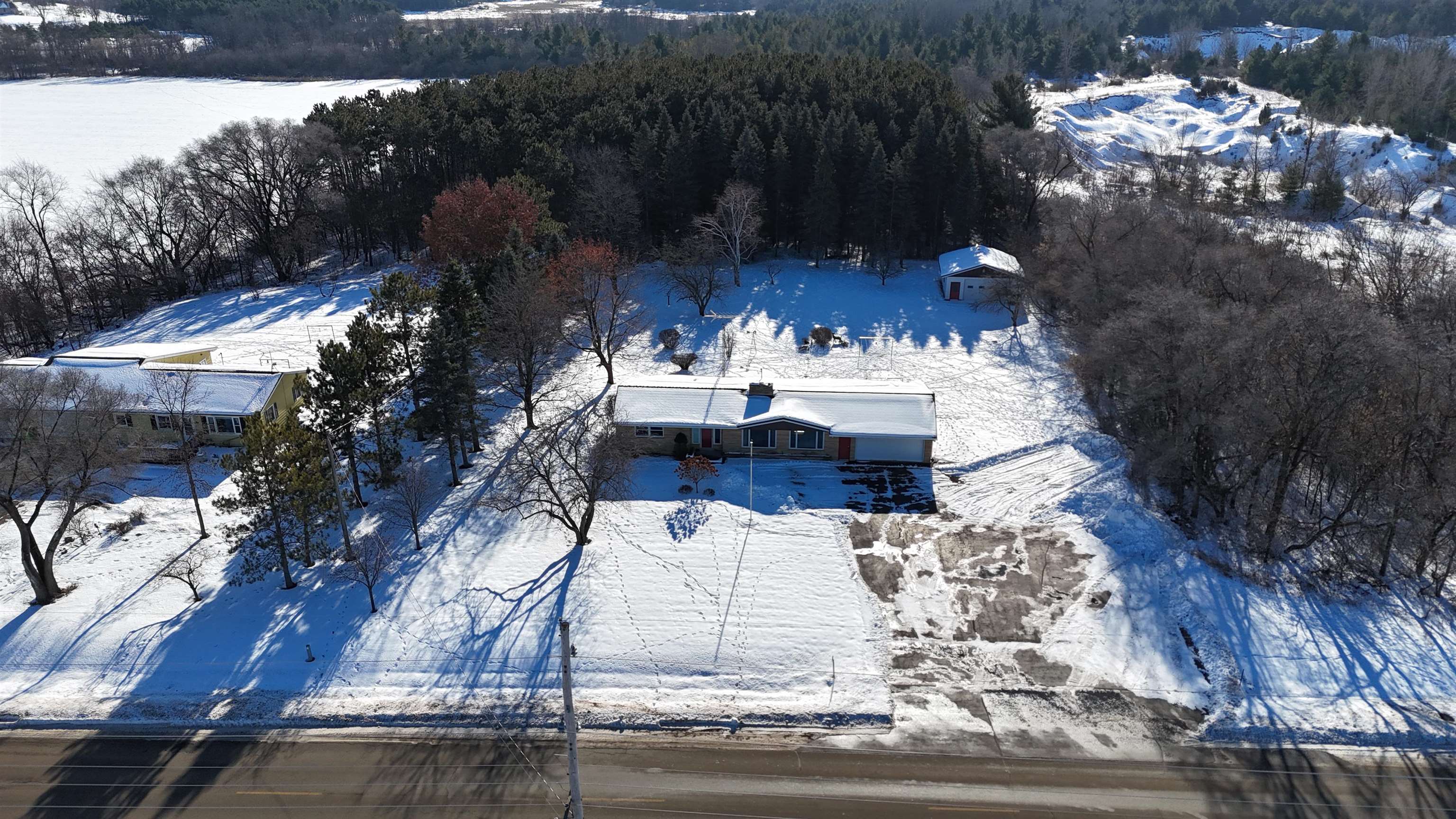 E9481 West Beckert Road New London, WI 54961 - Photo 12 of 69