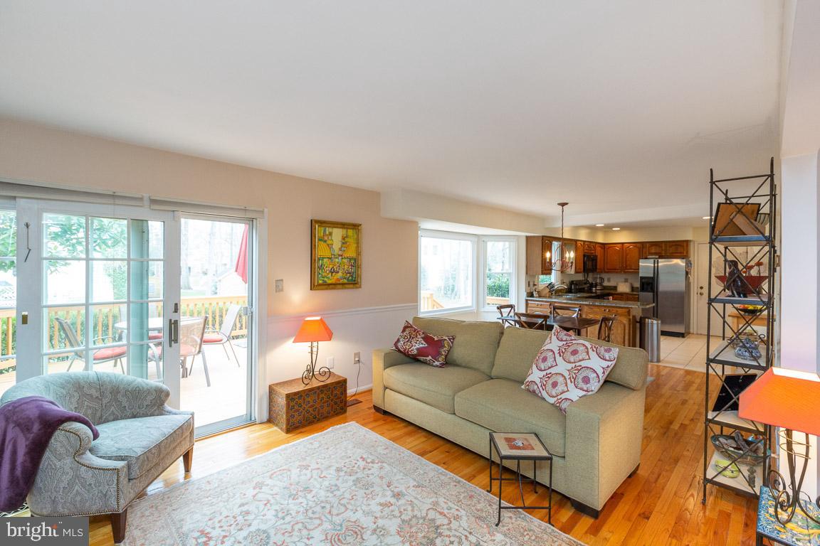 8222 Stacey Road Alexandria, VA 22308 - Photo 3 of 34