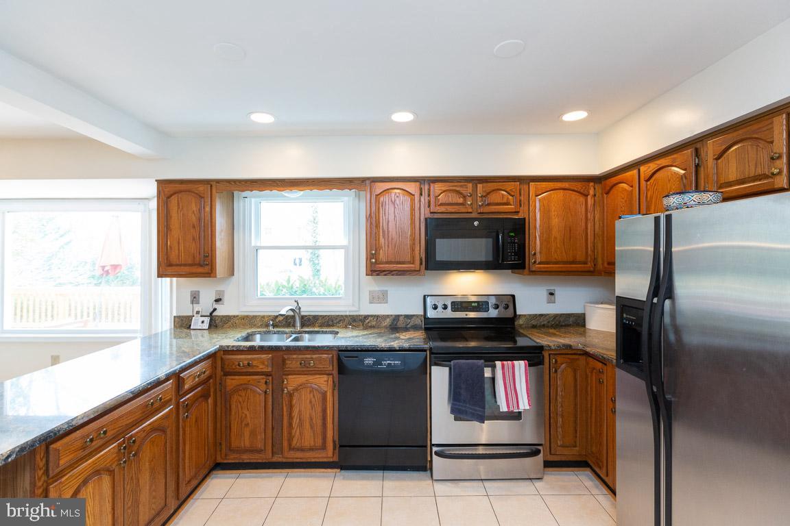 8222 Stacey Road Alexandria, VA 22308 - Photo 8 of 34
