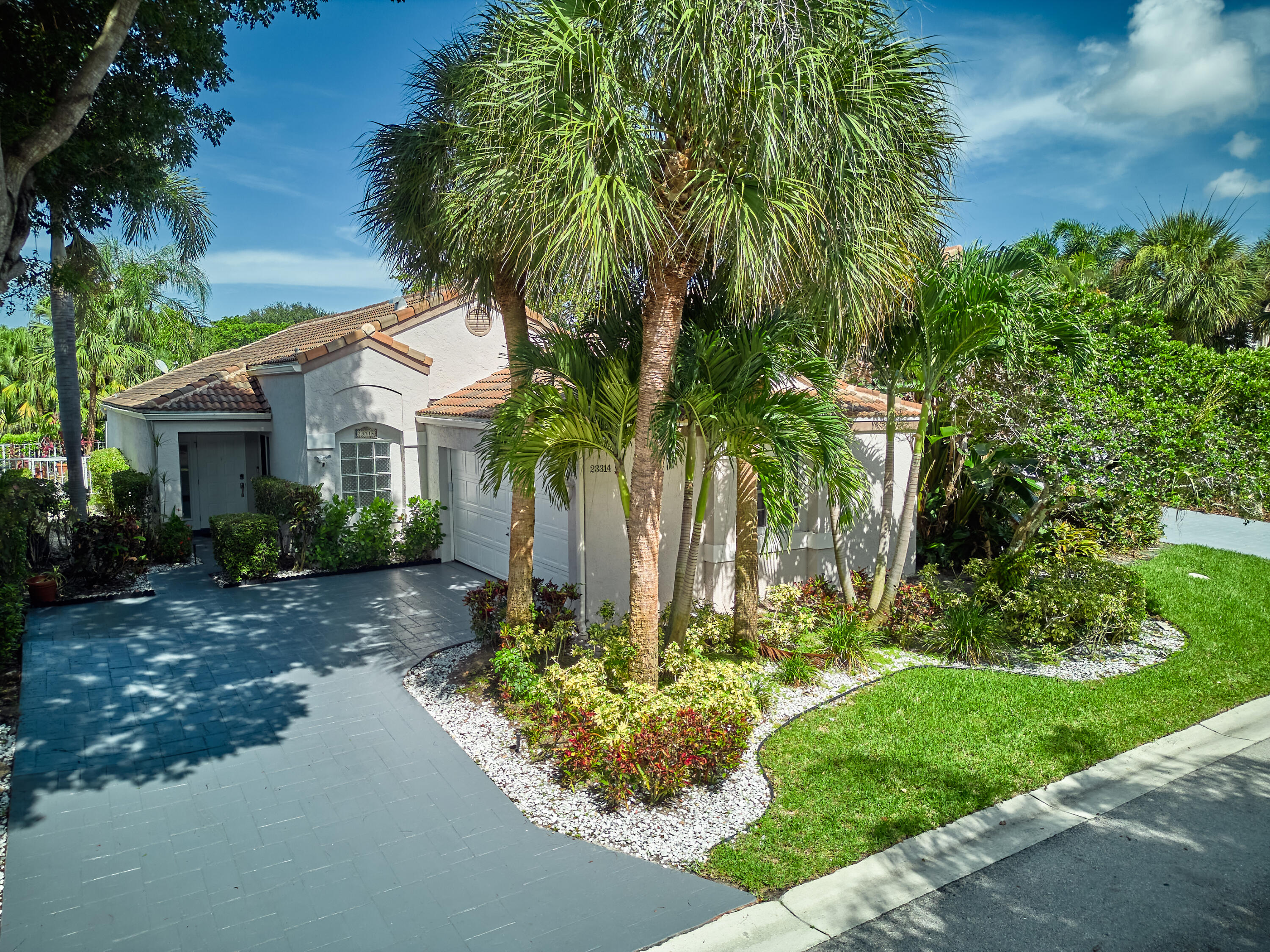 23314 La Vida Way Boca Raton, FL 33433 - Photo 4 of 52 C PYL 233