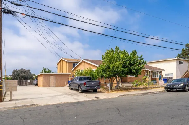 $2,325,000 | 6736-40 Kelly Street, San Diego, CA 92111