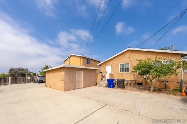 $2,325,000 | 6736-40 Kelly Street, San Diego, CA 92111