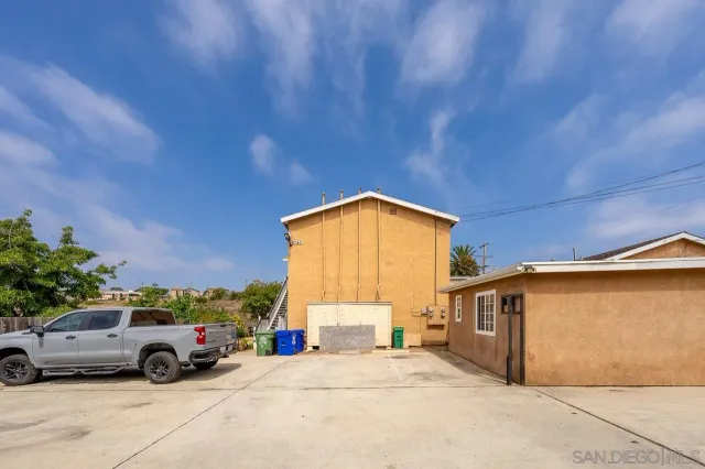 $2,325,000 | 6736-40 Kelly Street, San Diego, CA 92111