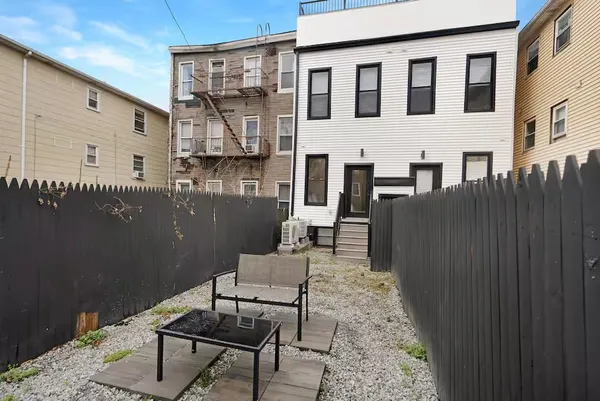 $5,500 | 234 Webster Avenue, Unit 1R, Jersey City, NJ 07307