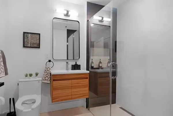 $5,500 | 234 Webster Avenue, Unit 1R, Jersey City, NJ 07307