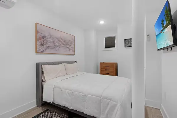 $5,500 | 234 Webster Avenue, Unit 1R, Jersey City, NJ 07307