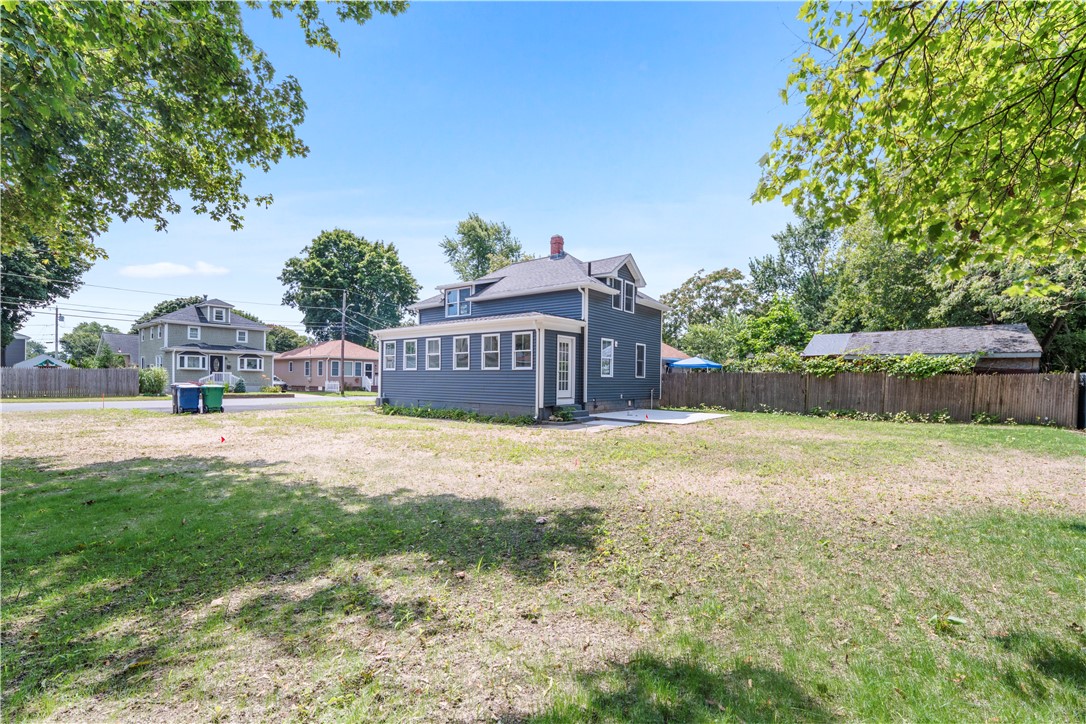 39 Fuller Street Warwick, RI 02889 - Photo 13 of 17