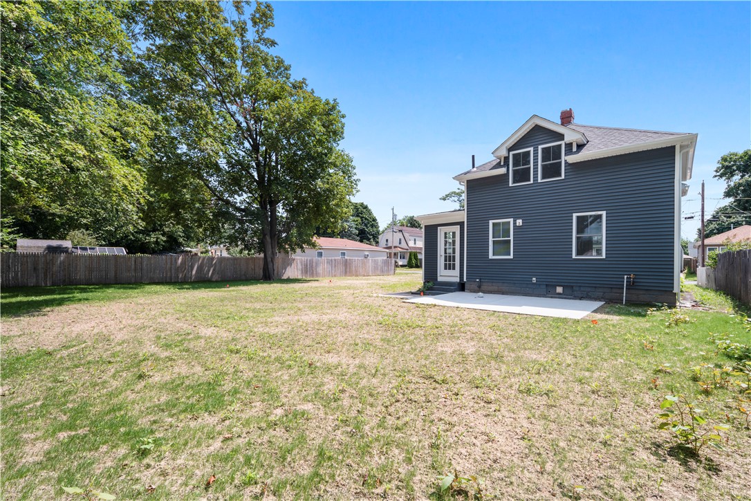 39 Fuller Street Warwick, RI 02889 - Photo 14 of 17