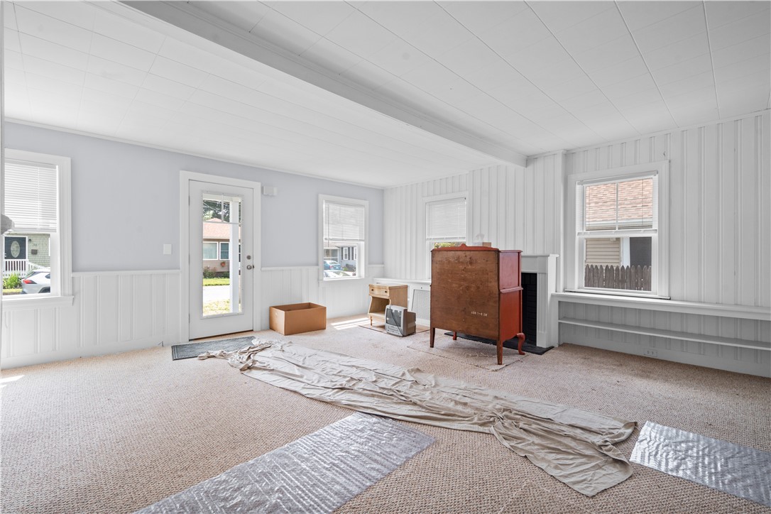 39 Fuller Street Warwick, RI 02889 - Photo 4 of 17