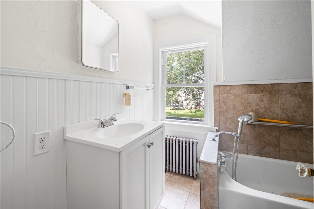 39 Fuller Street Warwick, RI 02889 - Photo 9 of 17