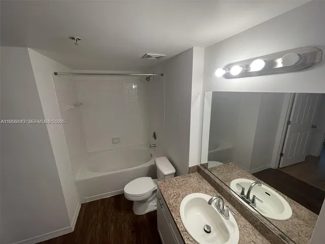 $1,950 | 100 Southwest 117th Terrace, Unit 2104, Pembroke Pines, FL 33025