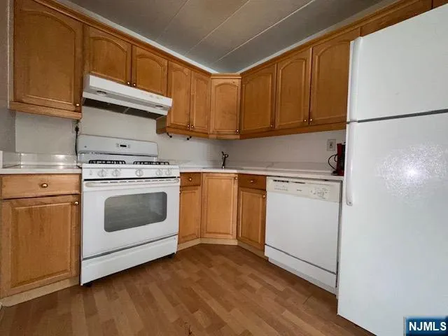 $2,000 | 77 Prospect Avenue, Unit 2D, Hackensack, NJ 07601
