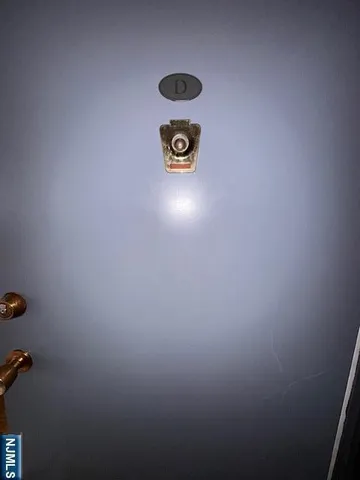 $2,000 | 77 Prospect Avenue, Unit 2D, Hackensack, NJ 07601