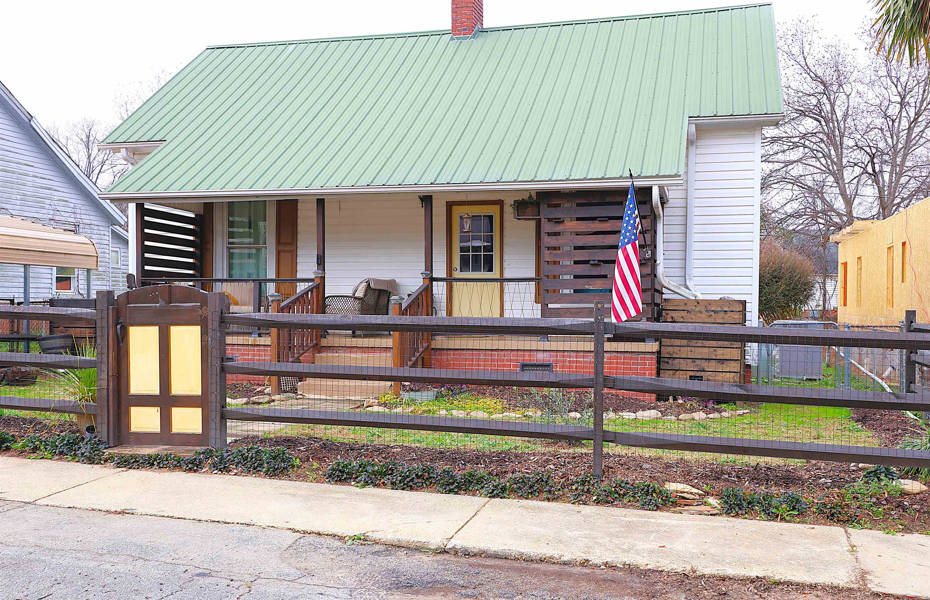 409 Florence Street Clinton, SC 29325 - Photo 3 of 42 Gallery Image 3