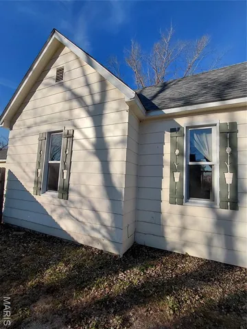 $94,999 | 300 South Mine La Motte Avenue, Fredericktown, MO 63645