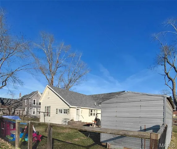 $94,999 | 300 South Mine La Motte Avenue, Fredericktown, MO 63645