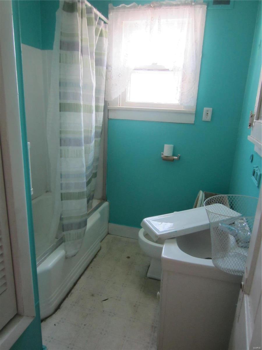 203 West Rowe Street Roodhouse, IL 62082 - Photo 15 of 25 Gallery Image 15