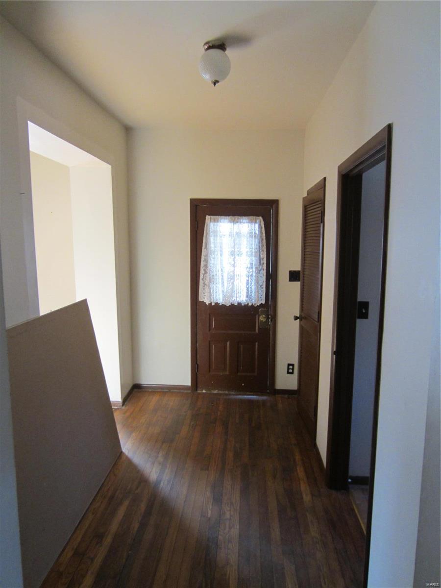 203 West Rowe Street Roodhouse, IL 62082 - Photo 3 of 25 Gallery Image 3