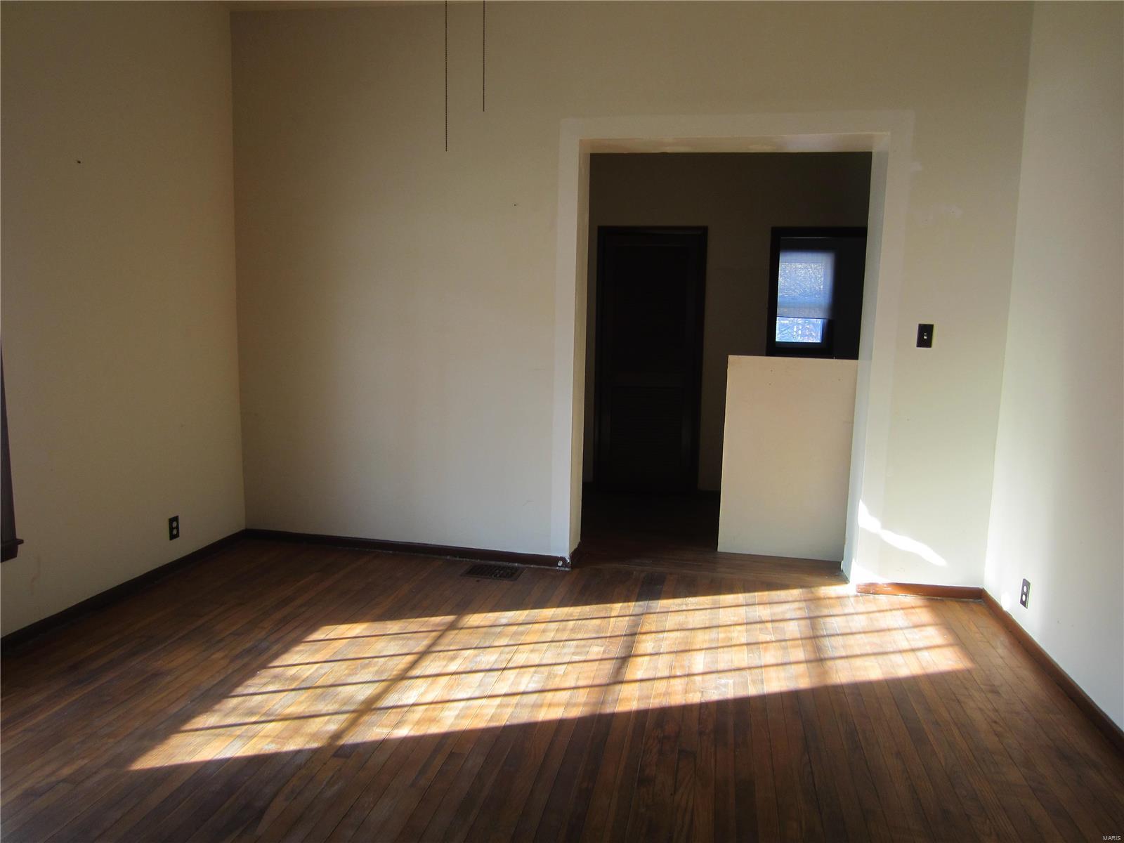 203 West Rowe Street Roodhouse, IL 62082 - Photo 6 of 25 Gallery Image 6