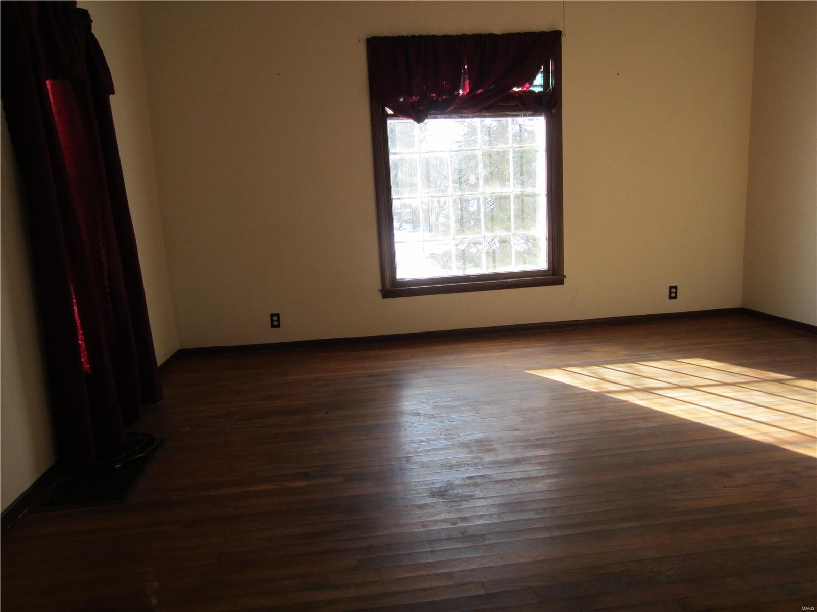 203 West Rowe Street Roodhouse, IL 62082 - Photo 7 of 25 Gallery Image 7