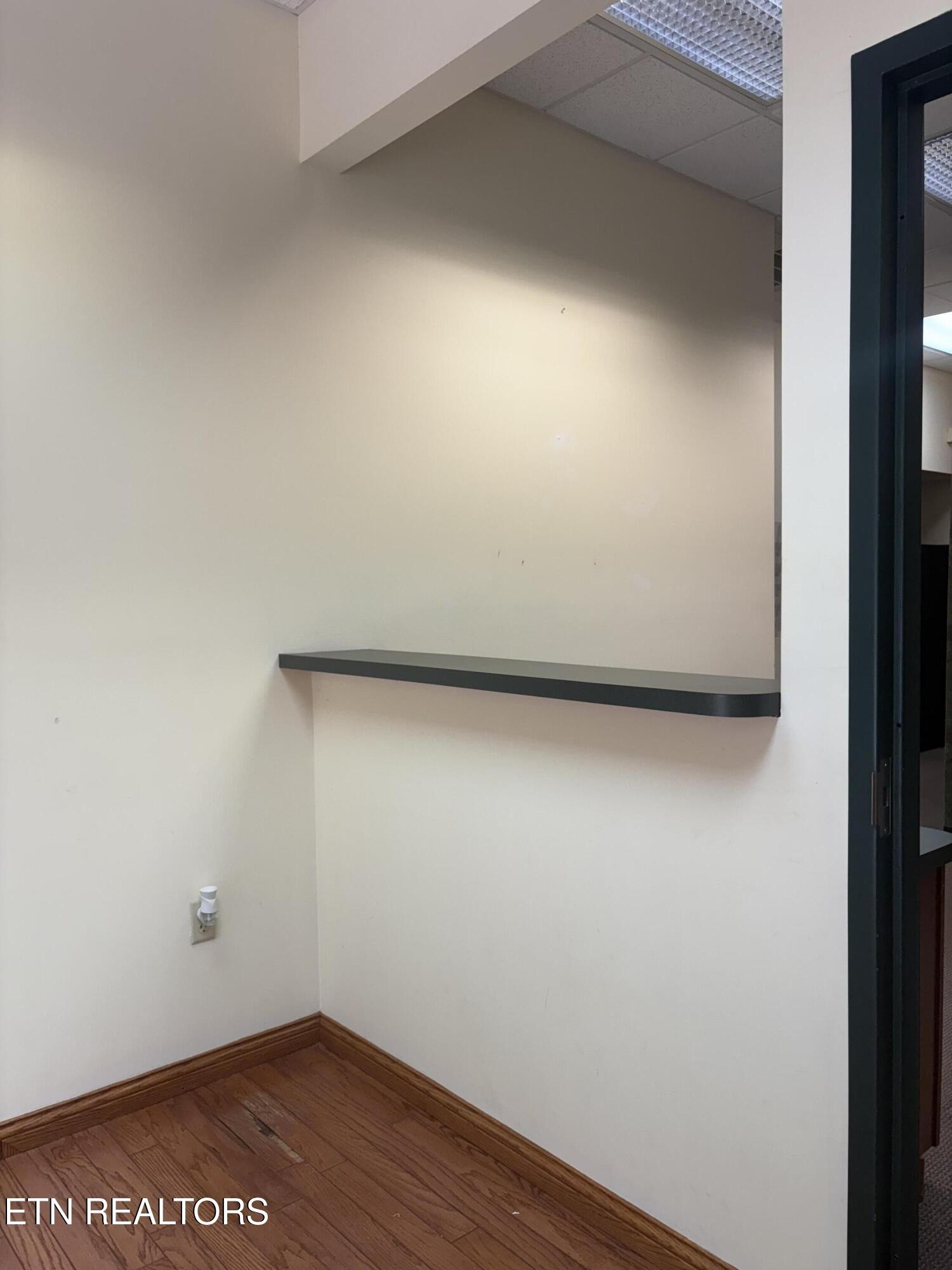 2909 Decatur Highway Kingston, TN 37763 - Photo 3 of 14 a view of a small room