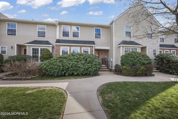 $525,000 | 103 Bedford Place, Morganville, NJ 07751