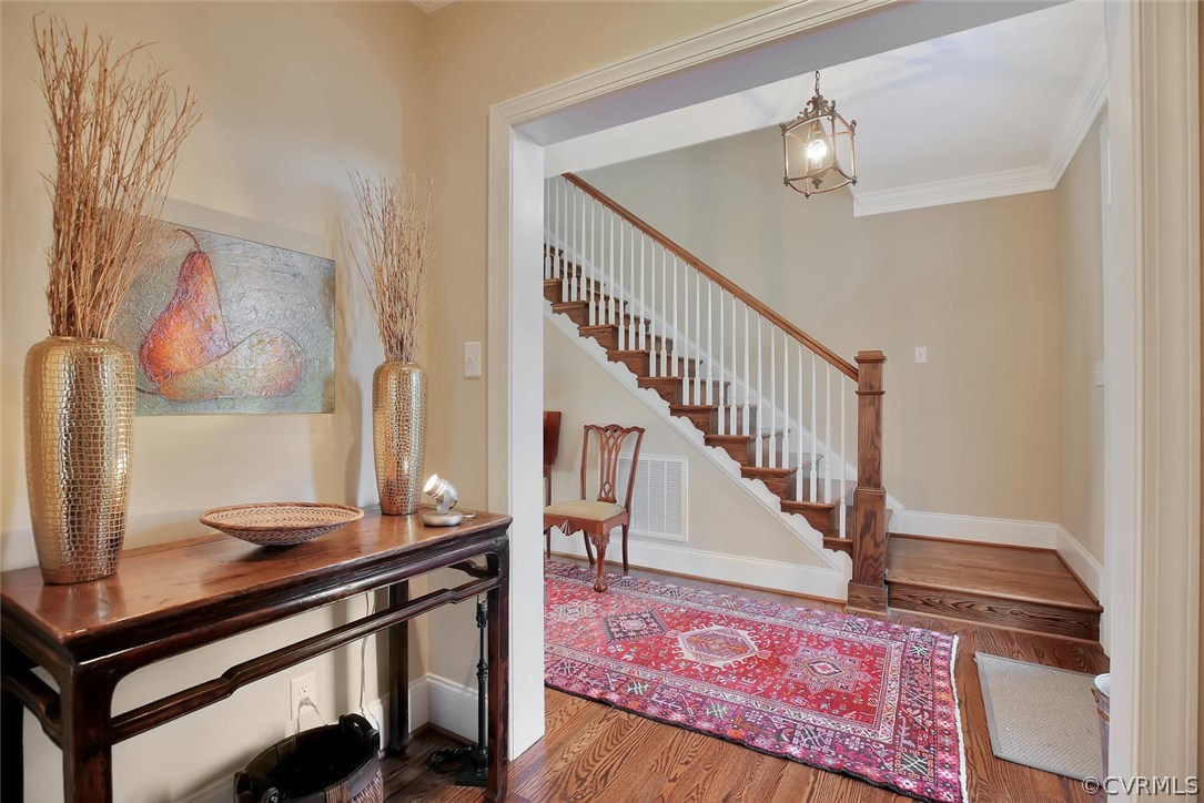 3042 Braehead Road Powhatan, VA 23139 - Photo 4 of 50 Cozy art nook passageway.