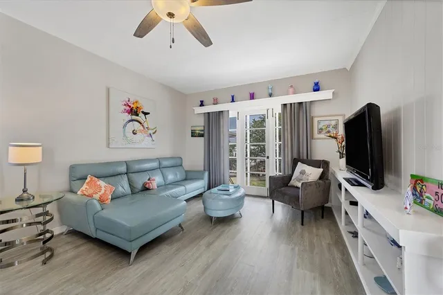 $2,000 | 1901 Hyde Park Street, Unit C, Sarasota, FL 34239